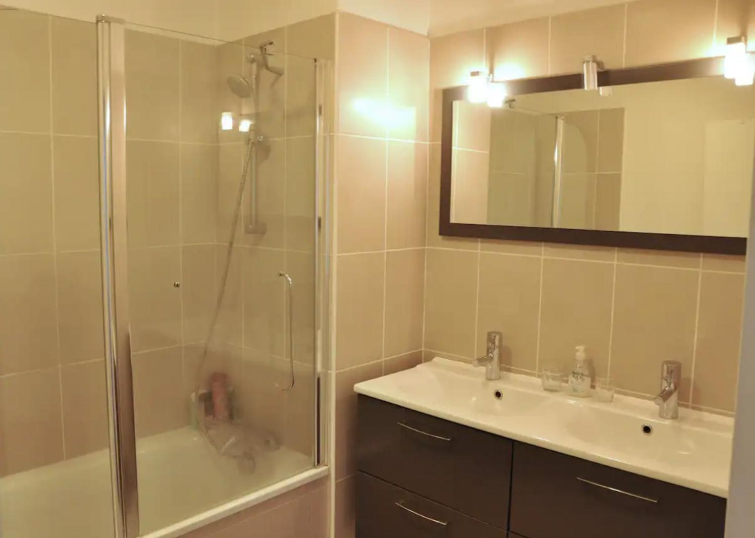 Le Vendome - Shared Appartment Лион Екстериор снимка